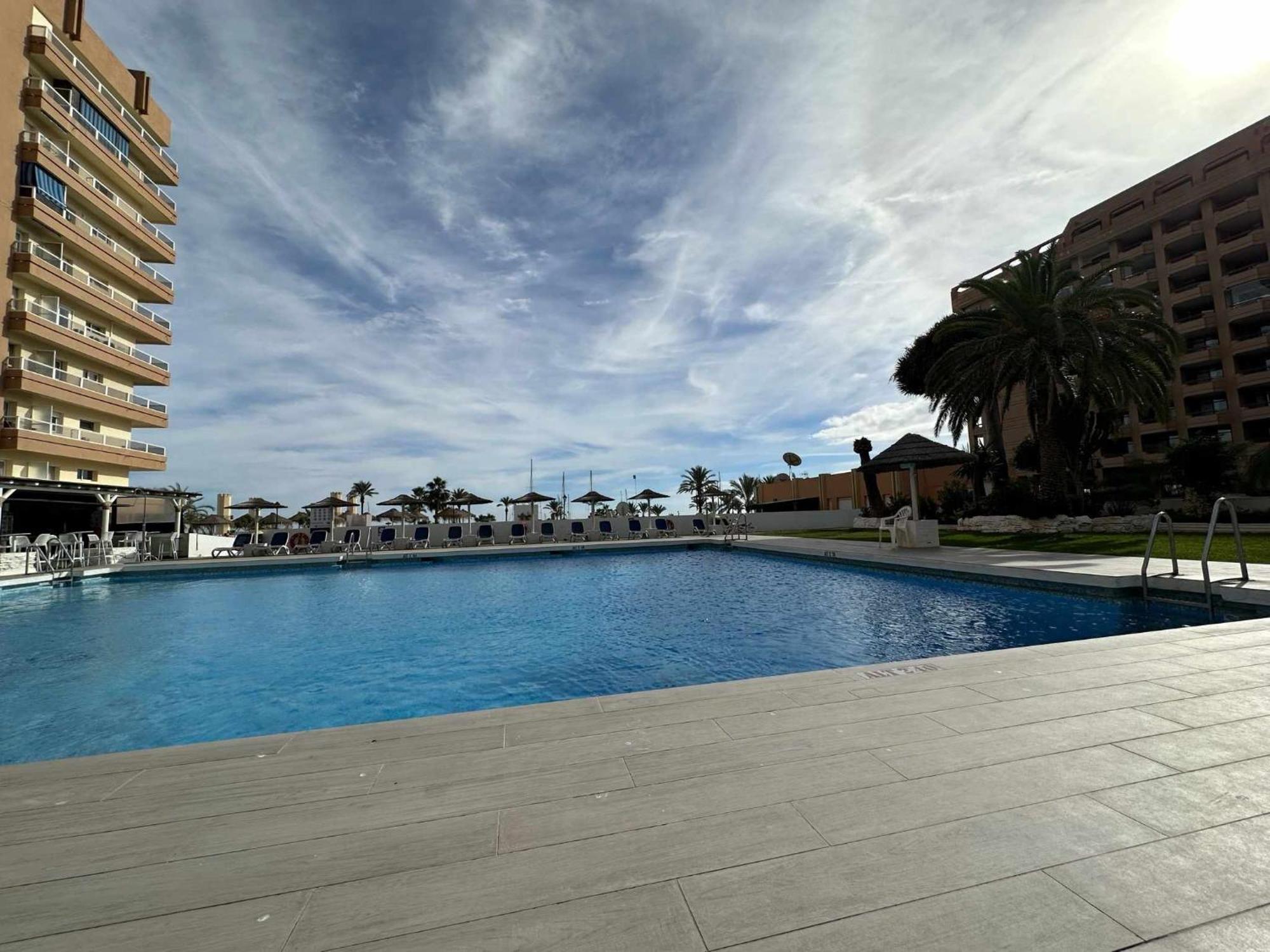 Estudio Pyr Privado Frente Al Puerto De Fuengirola Luaran gambar